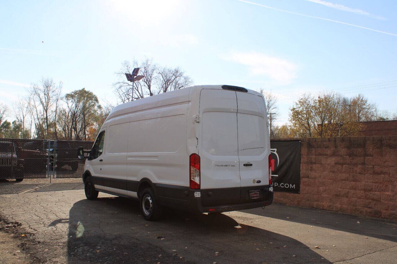 Used 2018 Ford Transit 250 148 High Roof Extended RWD image 3