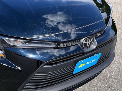 Used 2025 Toyota Corolla LE FWD image 32