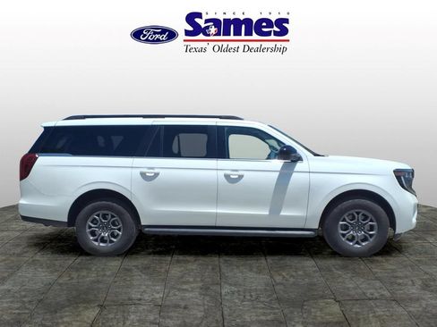 Used 2025 Ford Expedition Max Active RWD image 2