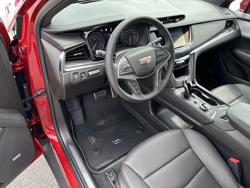 New 2026 Cadillac XT5 Sportv w/ LPO, Floor Liner Package AWD/4WD image 13
