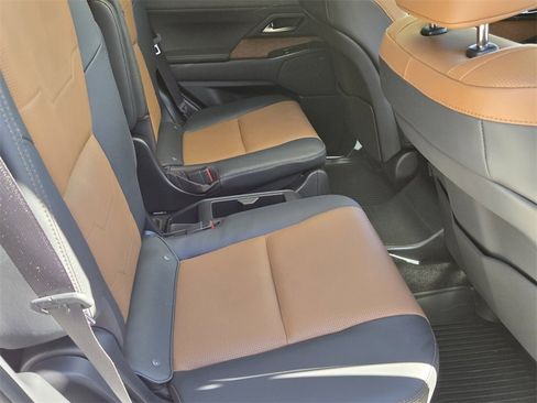 Used 2024 Lexus GX 550 image 19