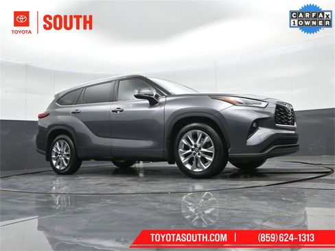 Used 2023 Toyota Highlander Limited image 34