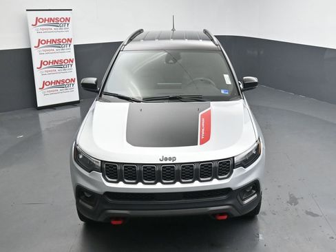 Used 2024 Jeep Compass Trailhawk AWD/4WD image 11