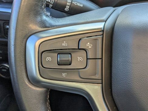 Used 2022 Chevrolet Suburban Z71 image 27