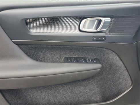 Used 2023 Volvo XC40 B5 Plus w/ Protection Package Premier image 22