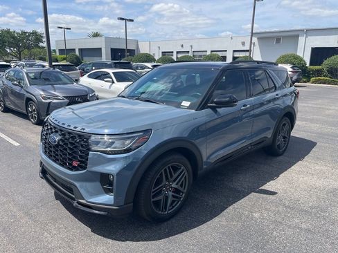 Used 2025 Ford Explorer ST image 15