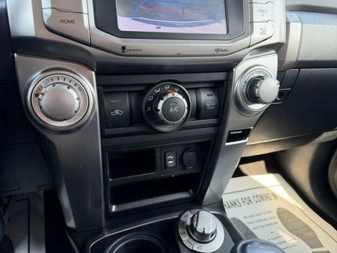 Used 2014 Toyota 4Runner SR5 AWD/4WD image 19