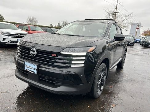 New 2025 Nissan Kicks SR w/ Illumination Package image 3