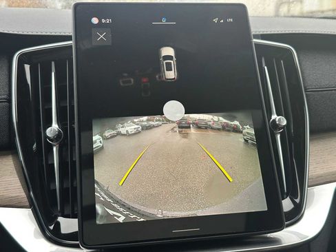 New 2026 Volvo XC90 B5 Core w/ Protection Package Premier image 27