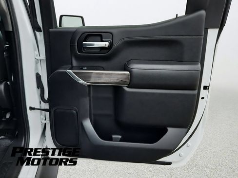 Used 2019 Chevrolet Silverado 1500 LTZ w/ LTZ Premium Package AWD/4WD image 37