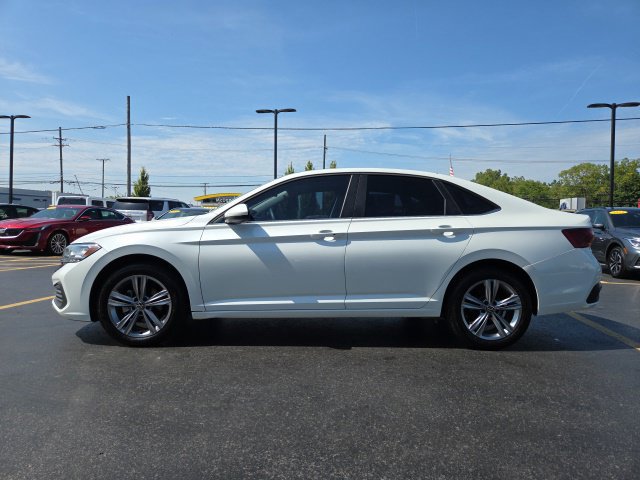 Used 2022 Volkswagen Jetta SE FWD image 4