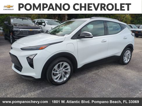 Used 2022 Chevrolet Bolt EUV LT w/ Driver Confidence Package image 7