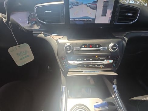 Used 2020 Ford Explorer Limited RWD image 19