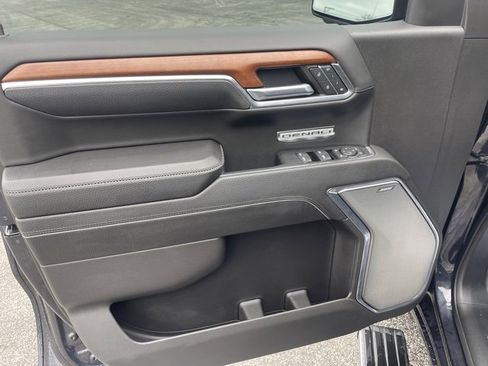 Used 2023 GMC Sierra 1500 Denali w/ Denali Reserve Package image 9