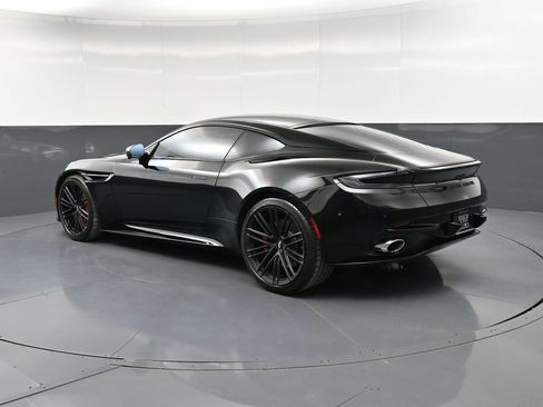 Used 2025 Aston Martin DB12 Coupe RWD image 3