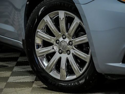 Used 2013 Chrysler 200 Touring FWD image 3