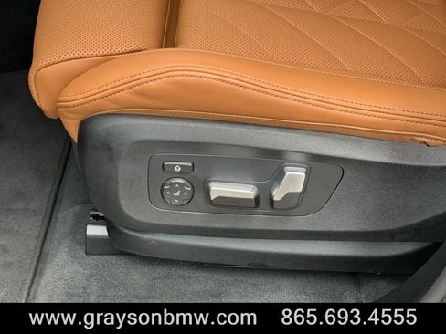 Used 2026 BMW X5 xDrive40i w/ M Sport Package AWD/4WD image 15