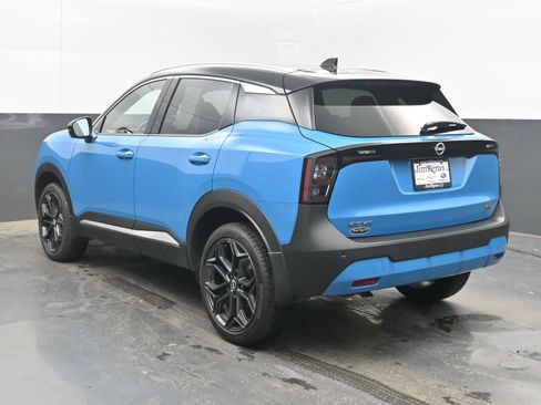 Certified 2025 Nissan Kicks SR FWD image 6