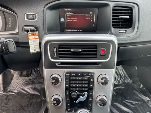 Used 2018 Volvo S60 T5 Dynamic w/ Vision Package FWD image 14