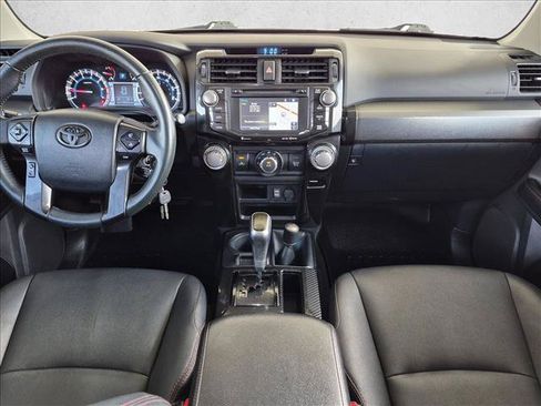 Used 2018 Toyota 4Runner TRD Off-Road Premium AWD/4WD image 18