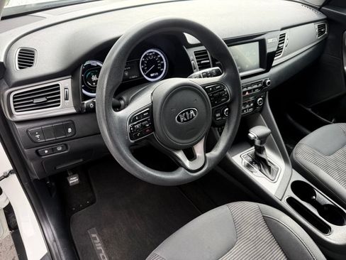 Used 2017 Kia Niro LX FWD image 13