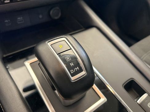 Used 2024 Mitsubishi Outlander SE image 8