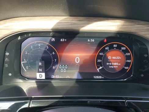 Certified 2025 Volkswagen Atlas SEL Premium R-Line image 24