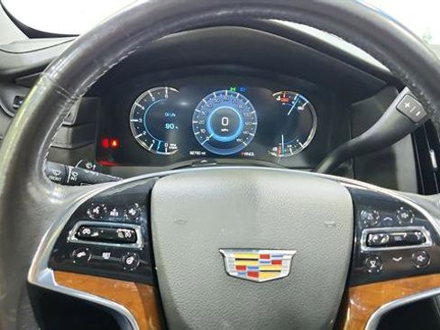 Used 2019 Cadillac Escalade Premium Luxury RWD image 16