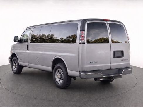 Used 2003 Chevrolet Express 3500 Extended Passenger w/ LS Preferred Equipment Group RWD image 3
