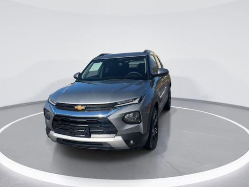 Used 2023 Chevrolet TrailBlazer LT image 3