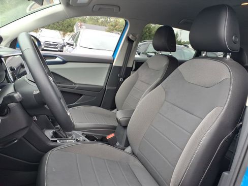 Certified 2022 Volkswagen Taos SE image 16