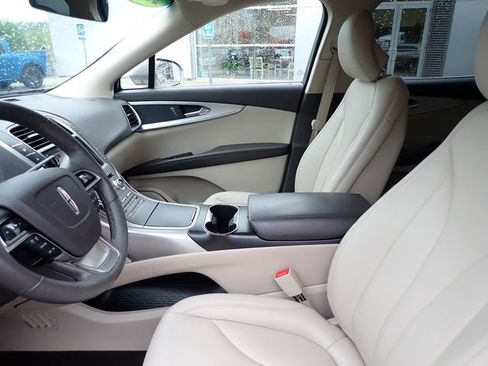 Used 2019 Lincoln Nautilus Premier AWD/4WD image 15