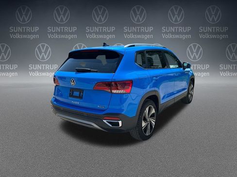 Used 2024 Volkswagen Taos SE w/ Panoramic Sunroof Package AWD/4WD image 39