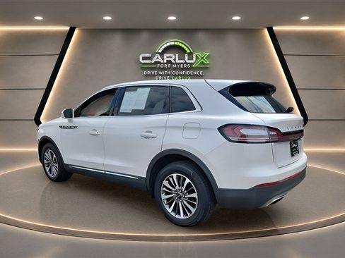 Used 2019 Lincoln Nautilus Select AWD/4WD image 4