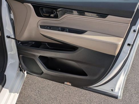 Used 2024 Honda Odyssey Elite image 32