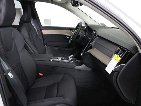 New 2026 Volvo XC90 B5 Plus image 10