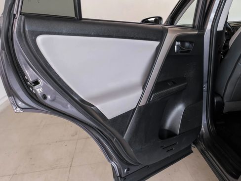 Used 2015 Toyota RAV4 Limited FWD image 44