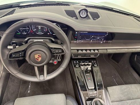 Used 2025 Porsche 911 Carrera GTS image 25
