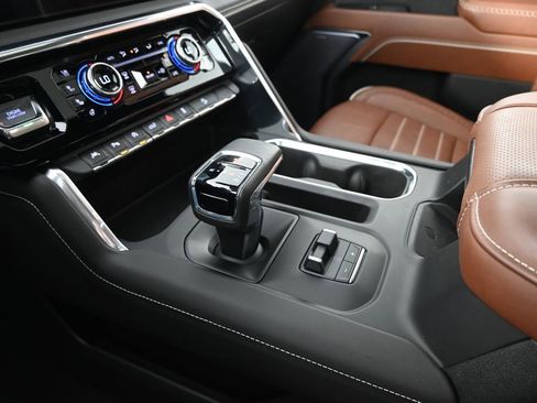 Used 2025 GMC Sierra 1500 Denali Ultimate AWD/4WD image 32