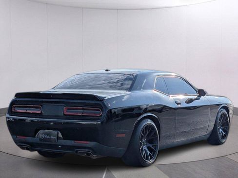 Used 2022 Dodge Challenger GT RWD image 6