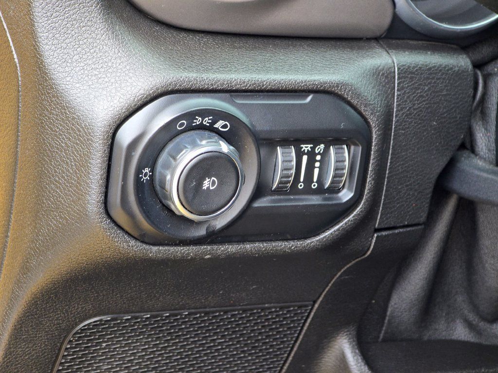 Used 2018 Jeep Wrangler Unlimited Sport AWD/4WD image 37