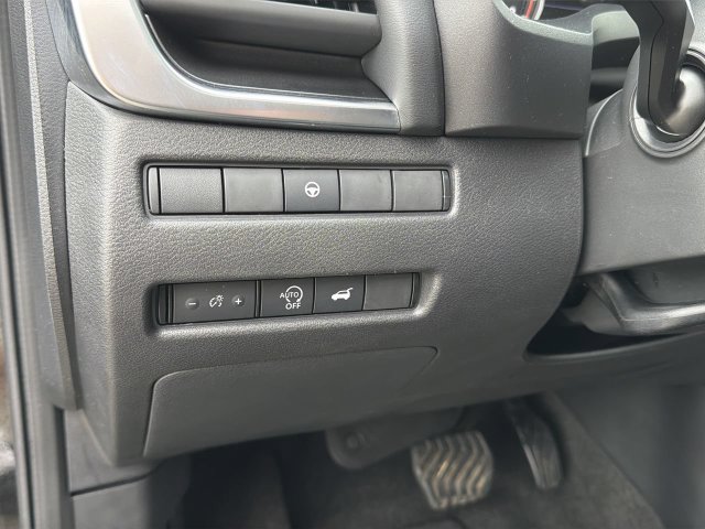 Certified 2023 Nissan Rogue SV w/ SV Premium B Package AWD/4WD image 17