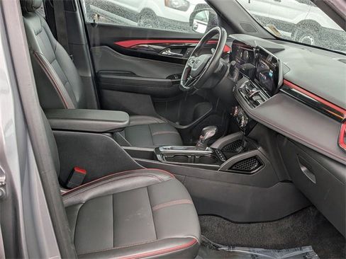 Used 2024 Chevrolet TrailBlazer RS w/ Driver Confidence Package image 35