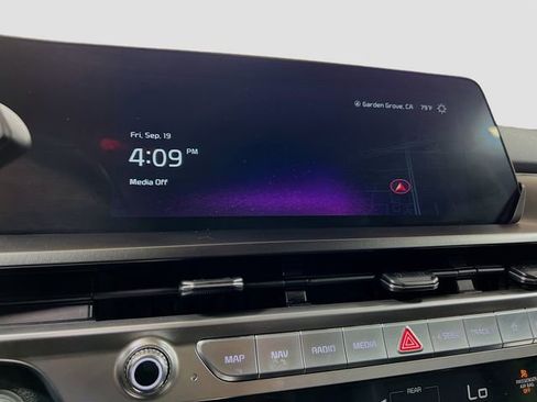 Used 2024 Kia Telluride S w/ S Sunroof Package image 15