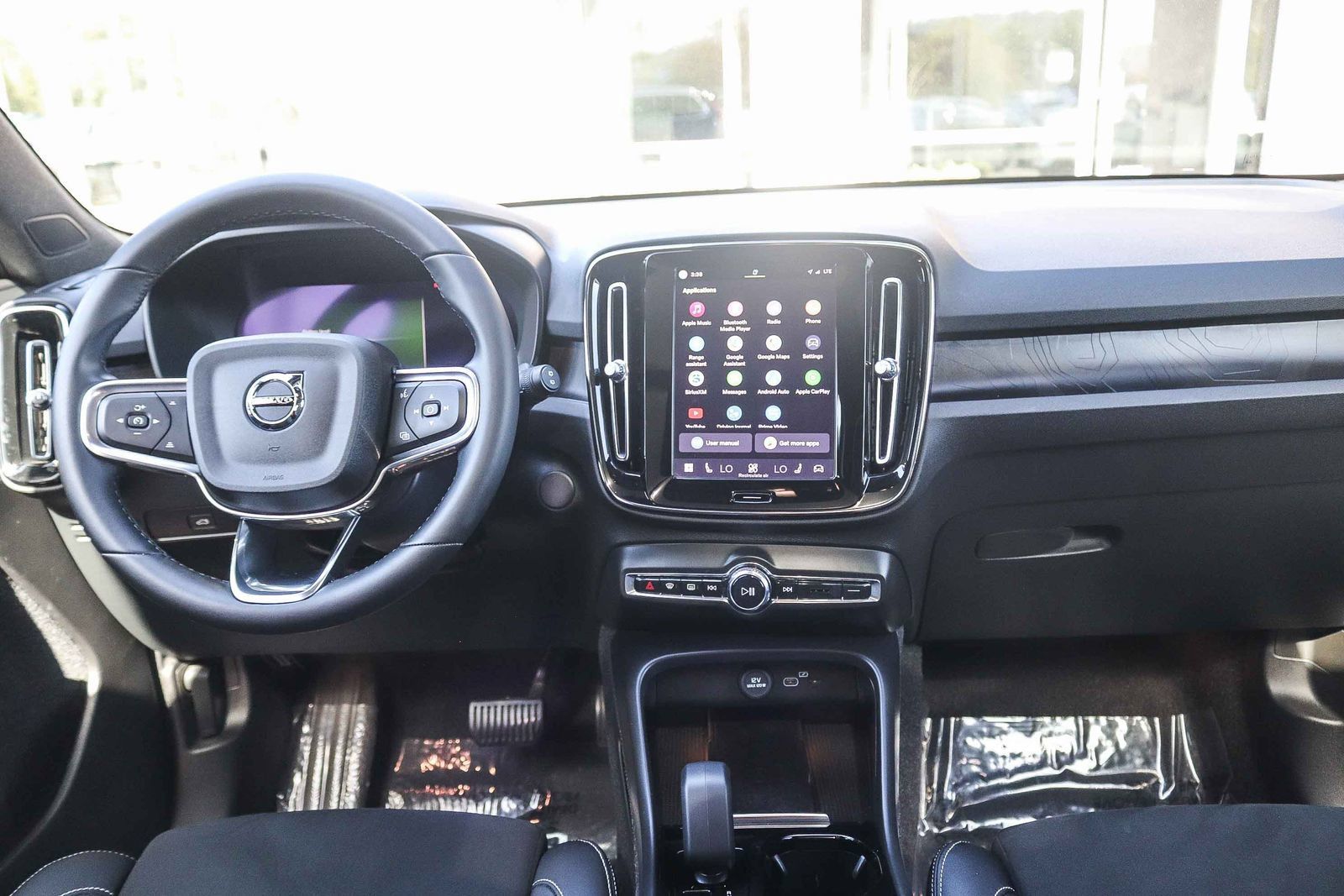 Used 2023 Volvo XC40 Recharge Plus w/ Protection Package Premier AWD/4WD image 14