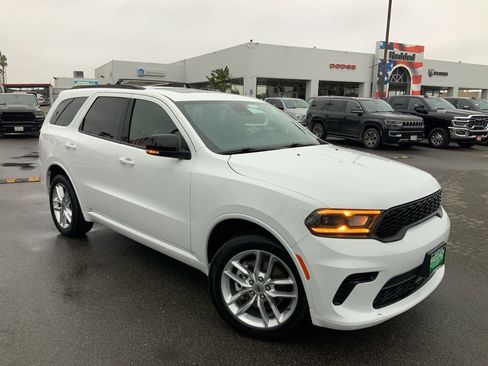 Certified 2024 Dodge Durango GT image 1