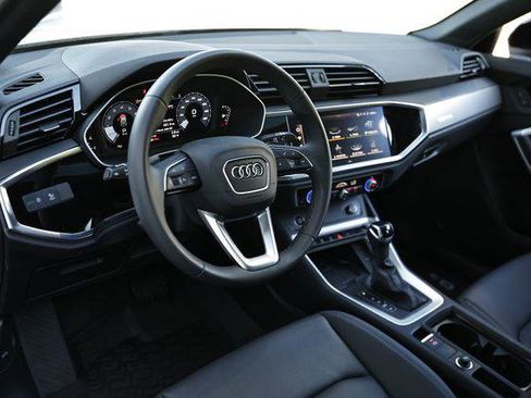 Certified 2025 Audi Q3 2.0T Premium w/ Convenience Package image 19