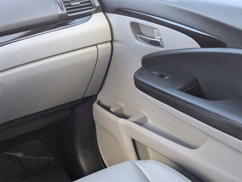 Used 2022 Honda Pilot Touring image 14