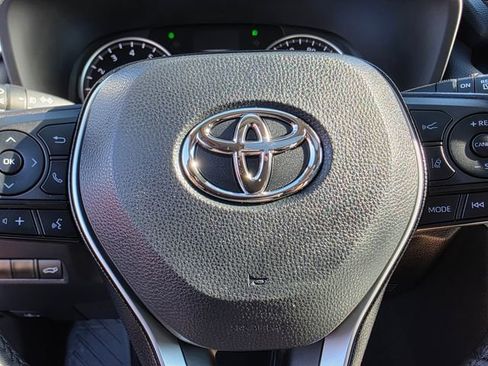 Used 2022 Toyota RAV4 XLE Premium image 24