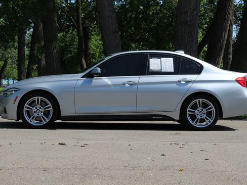 Used 2016 BMW 328i xDrive Sedan AWD/4WD image 4